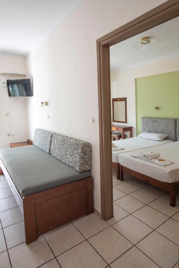 Matthias Hotel Apartments อาเดเลียโนส กัมโปส ภายนอก รูปภาพ