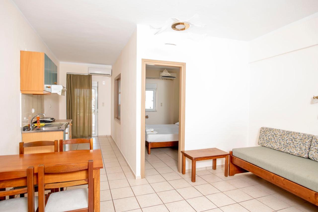 Matthias Hotel Apartments อาเดเลียโนส กัมโปส ภายนอก รูปภาพ