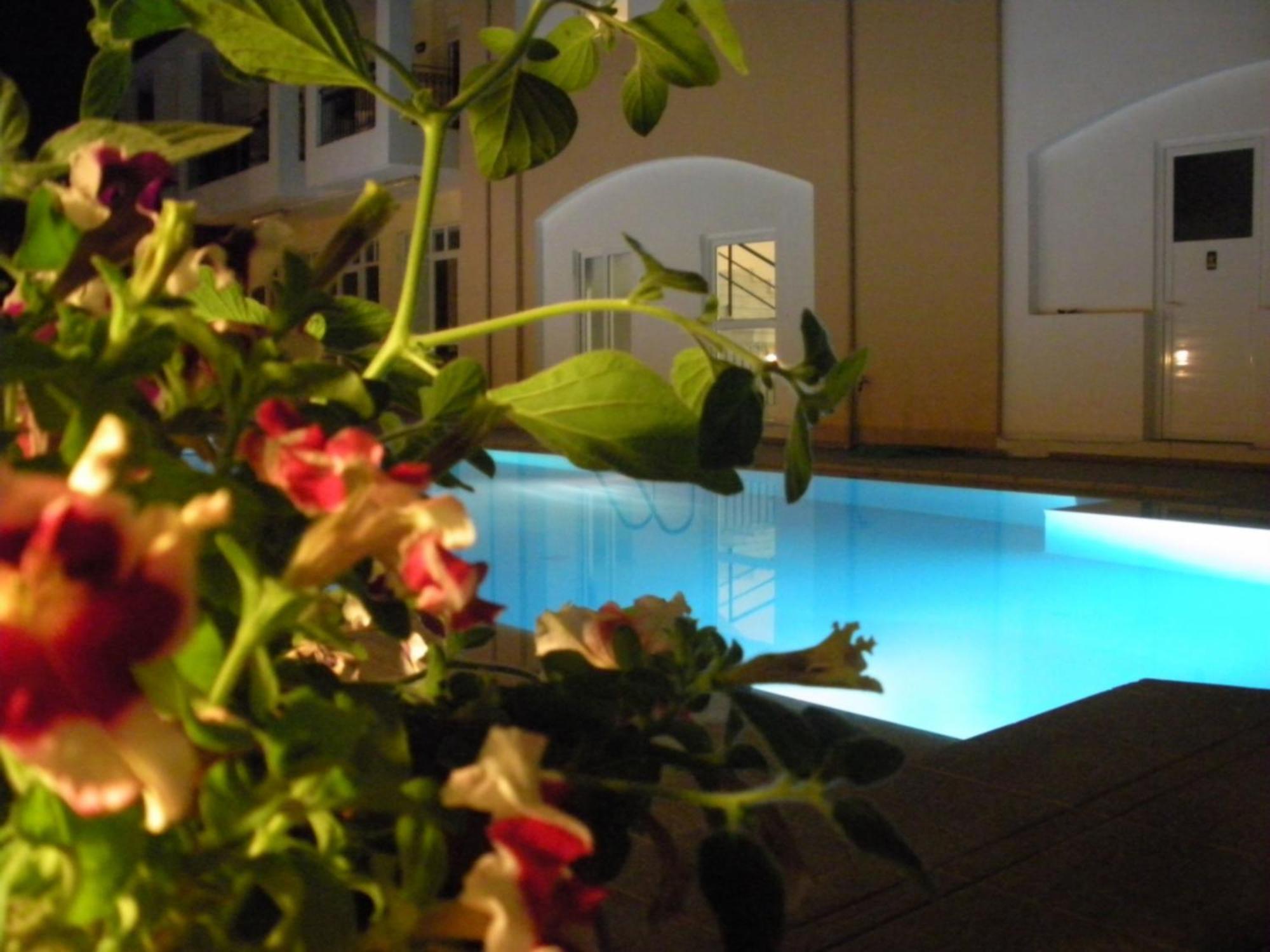 Matthias Hotel Apartments อาเดเลียโนส กัมโปส ภายนอก รูปภาพ