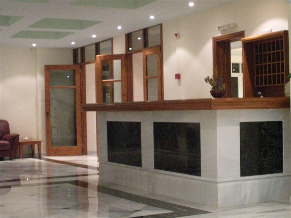 Matthias Hotel Apartments อาเดเลียโนส กัมโปส ภายนอก รูปภาพ