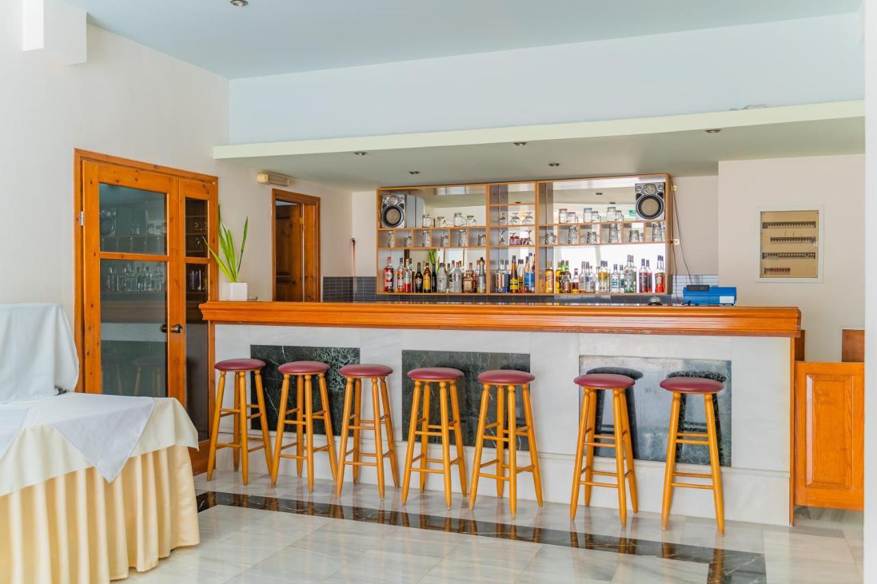 Matthias Hotel Apartments อาเดเลียโนส กัมโปส ภายนอก รูปภาพ